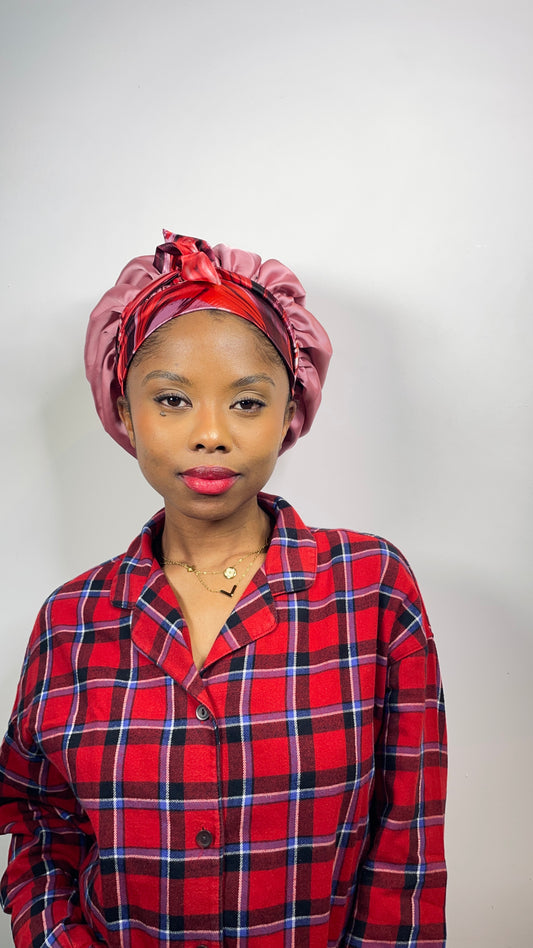 Bonnet en satin soie réversible rayure rouge bordeaux