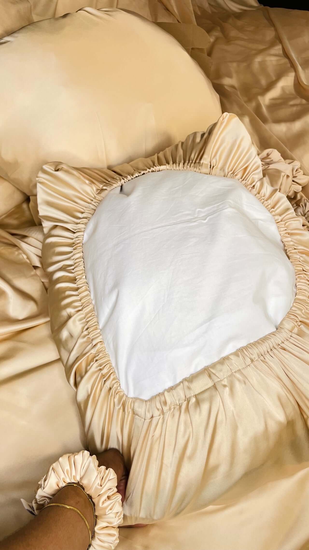 Taie d’oreiller en satin – housse beige