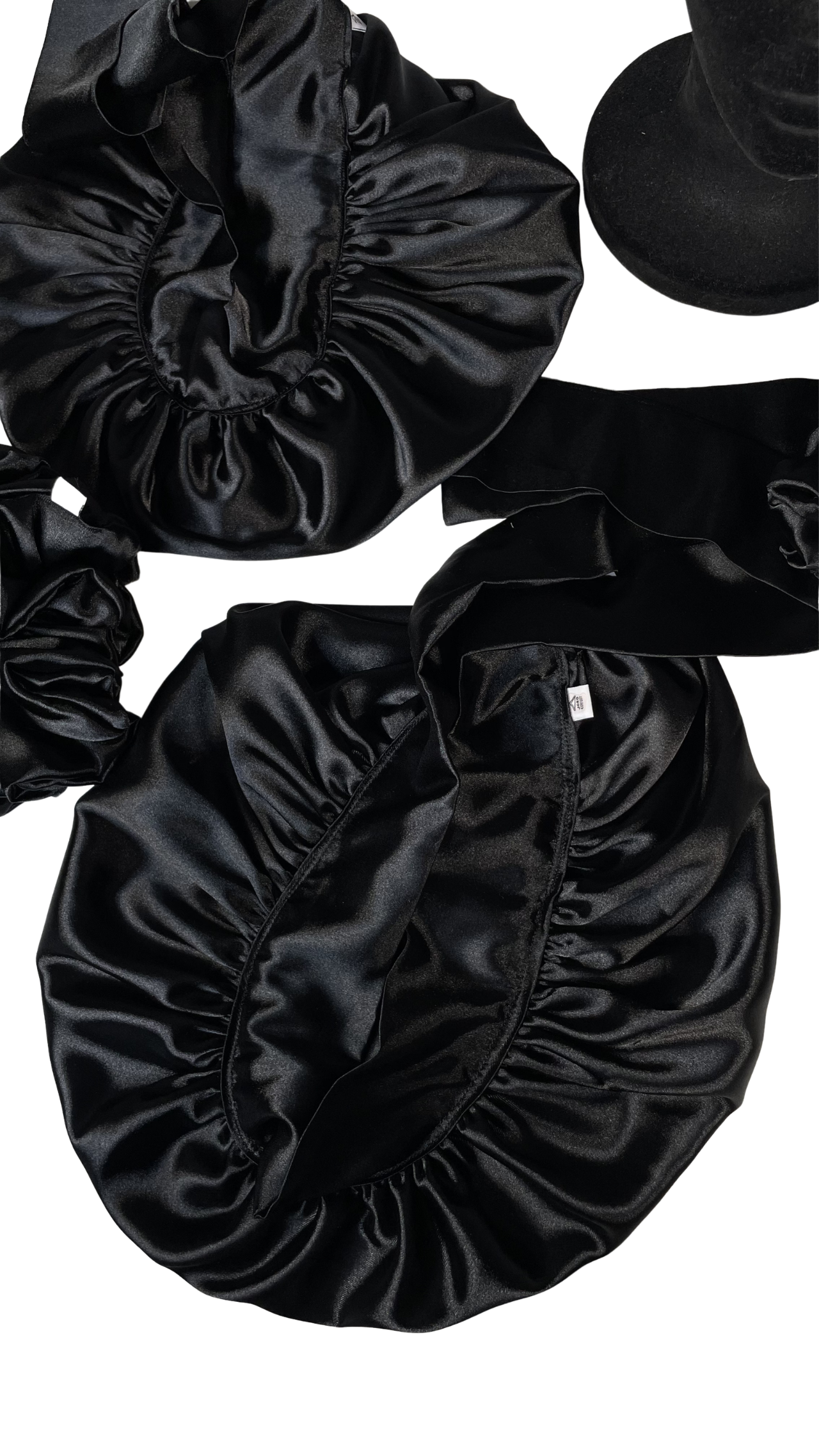 Bonnet en Satin Noir Réversible