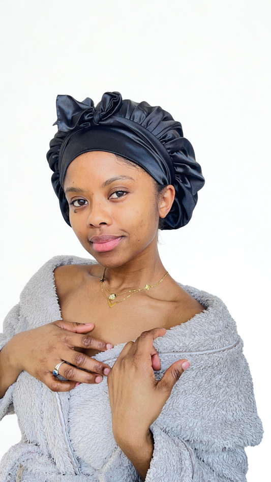 Bonnet en Satin Noir Réversible