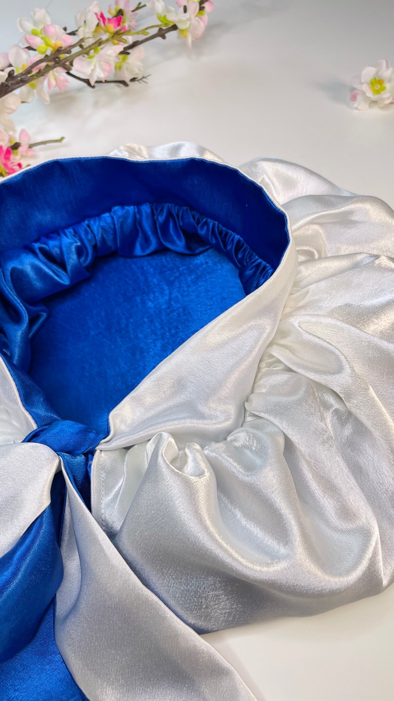 Bonnet Satin Réversible - Bleu & Ivoire