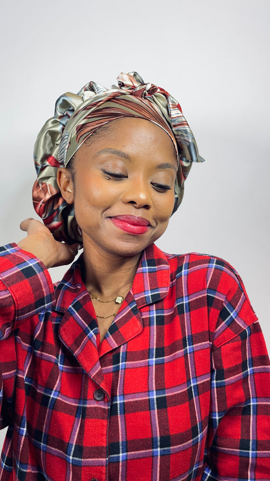 Bonnet en satin AURORE ROUGE (Réversible & Réglable)