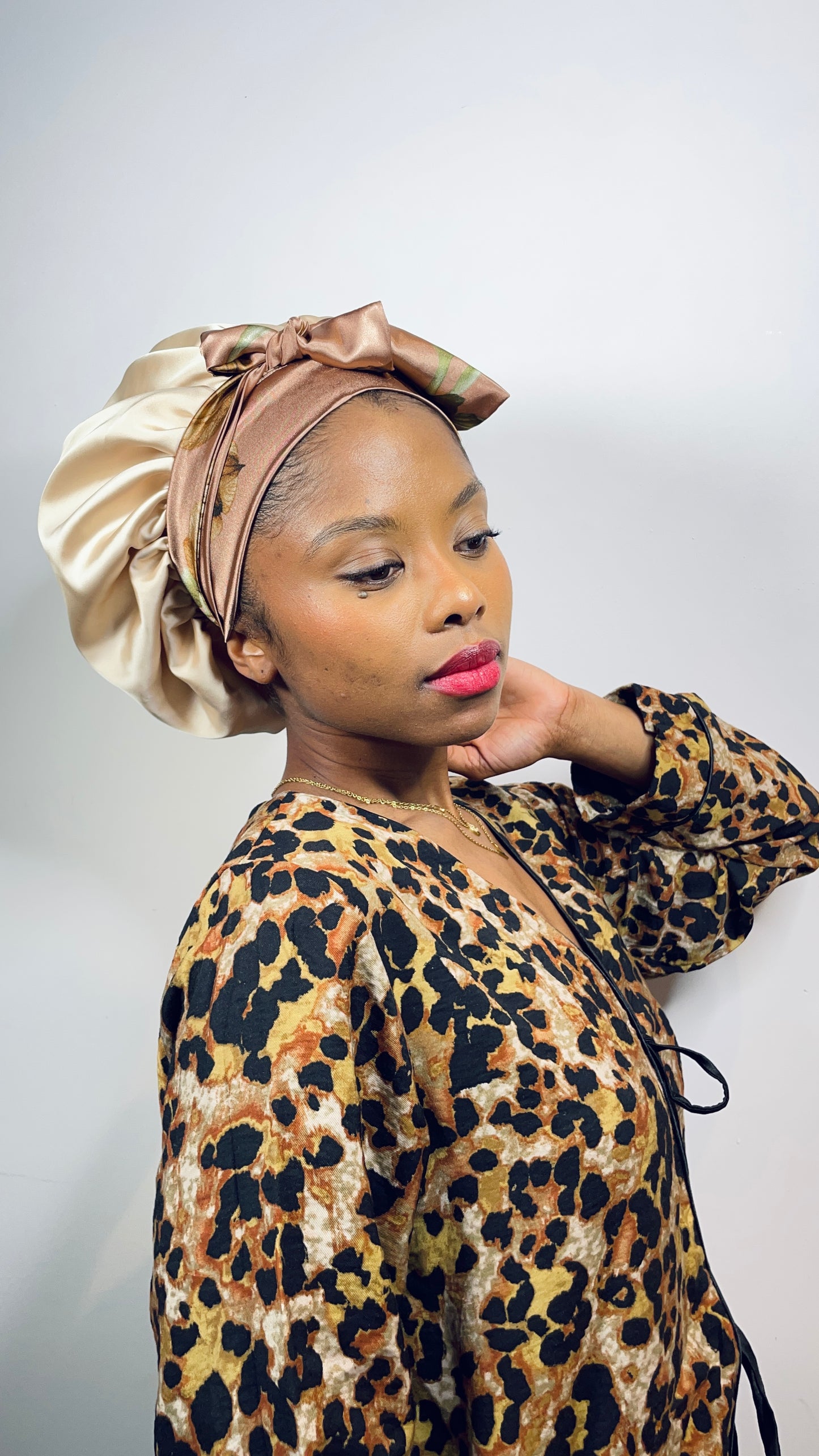 Bonnet en satin MIELLE DORÉ (Réversible & Réglable)