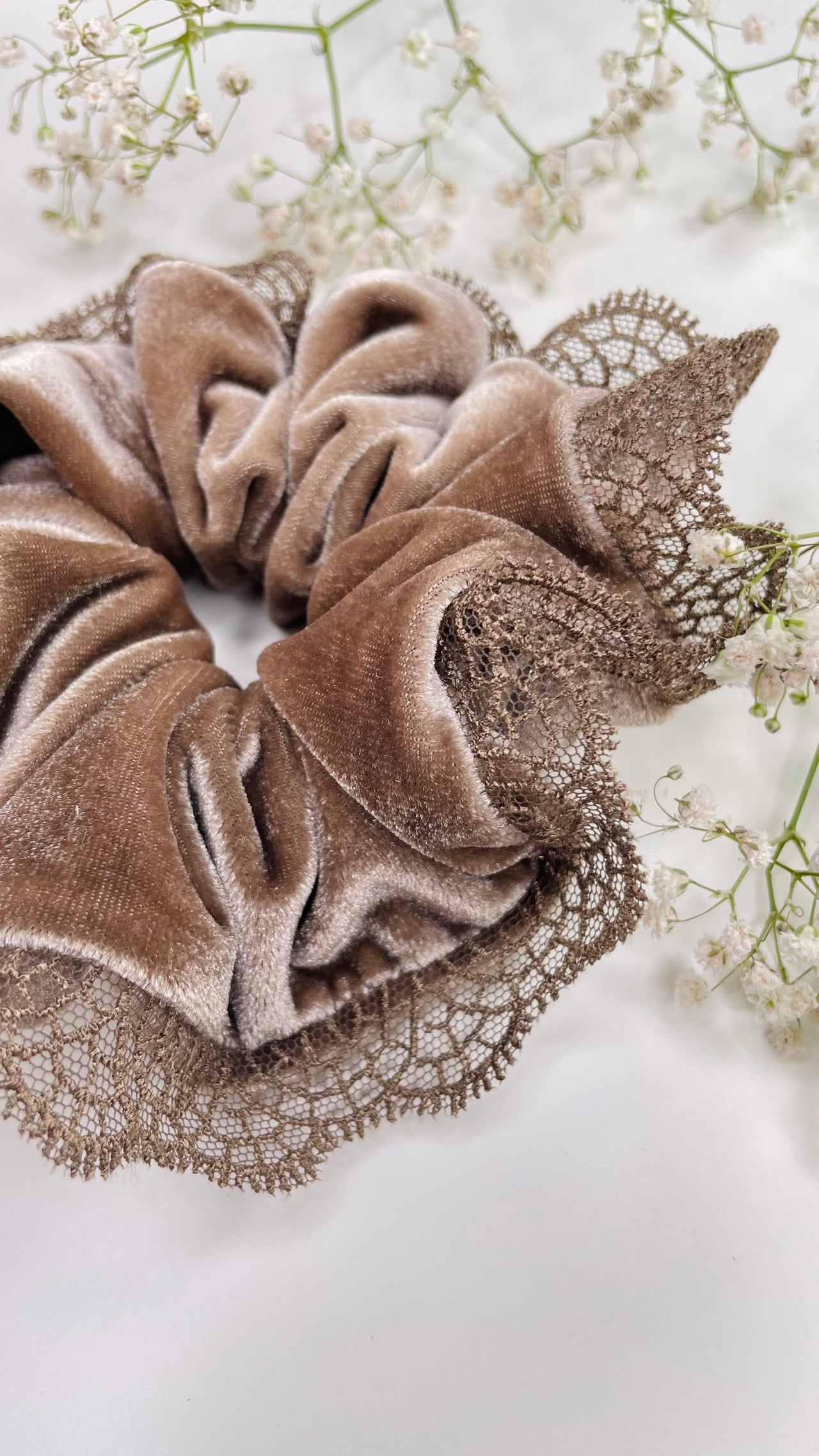 CHOUCHOU MOYENNE – VELOURS & DENTELLE TAUPE