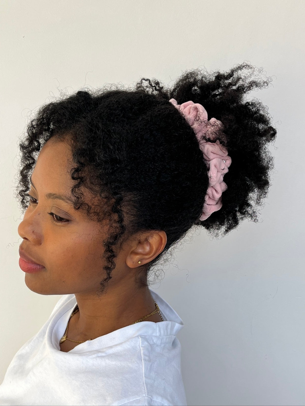 Chouchou Taille Moyenne Velours Étoiles – Rose Poudré