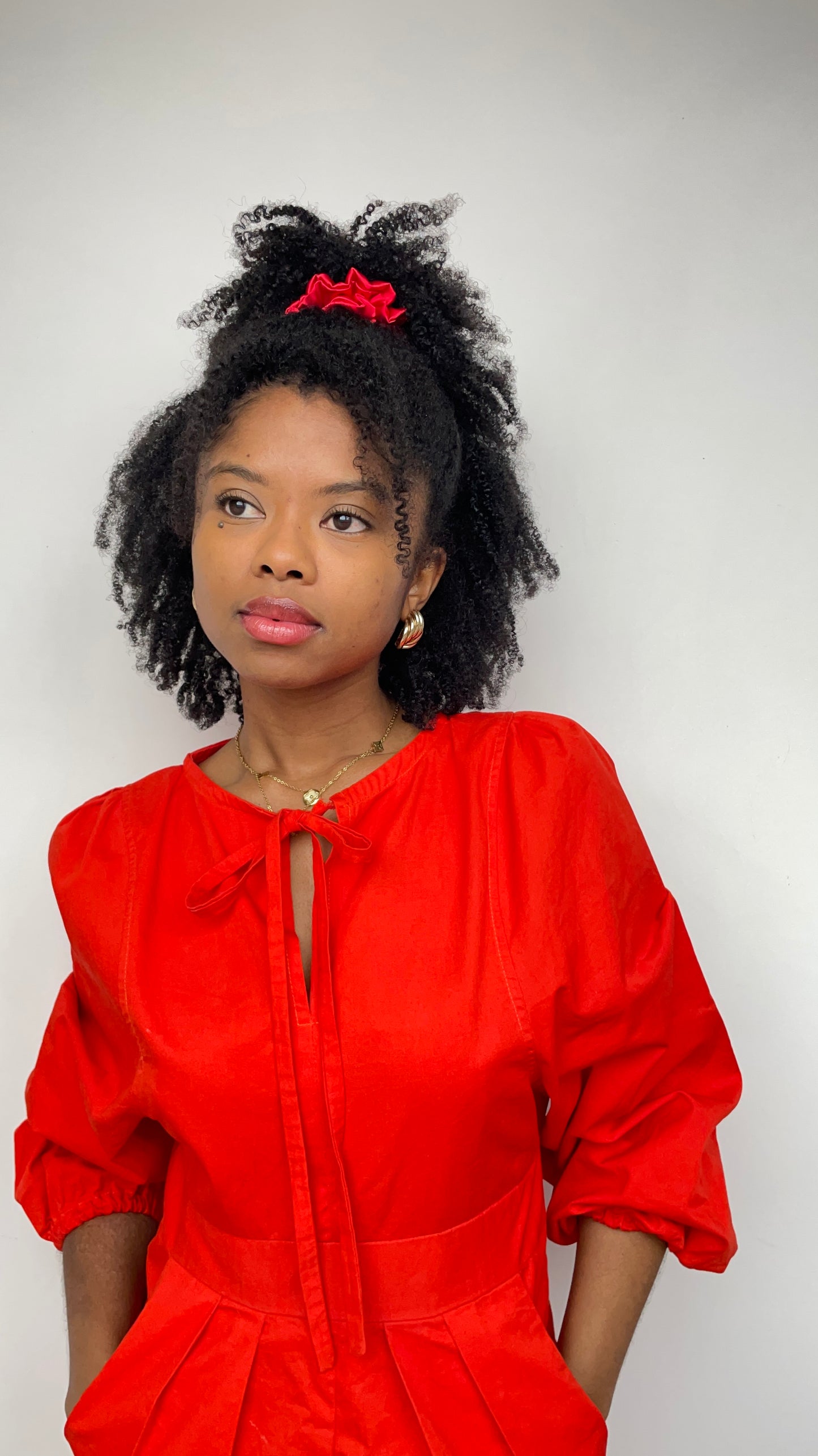 Mini Chouchou Satin Rouge – Édition Saint-Valentin