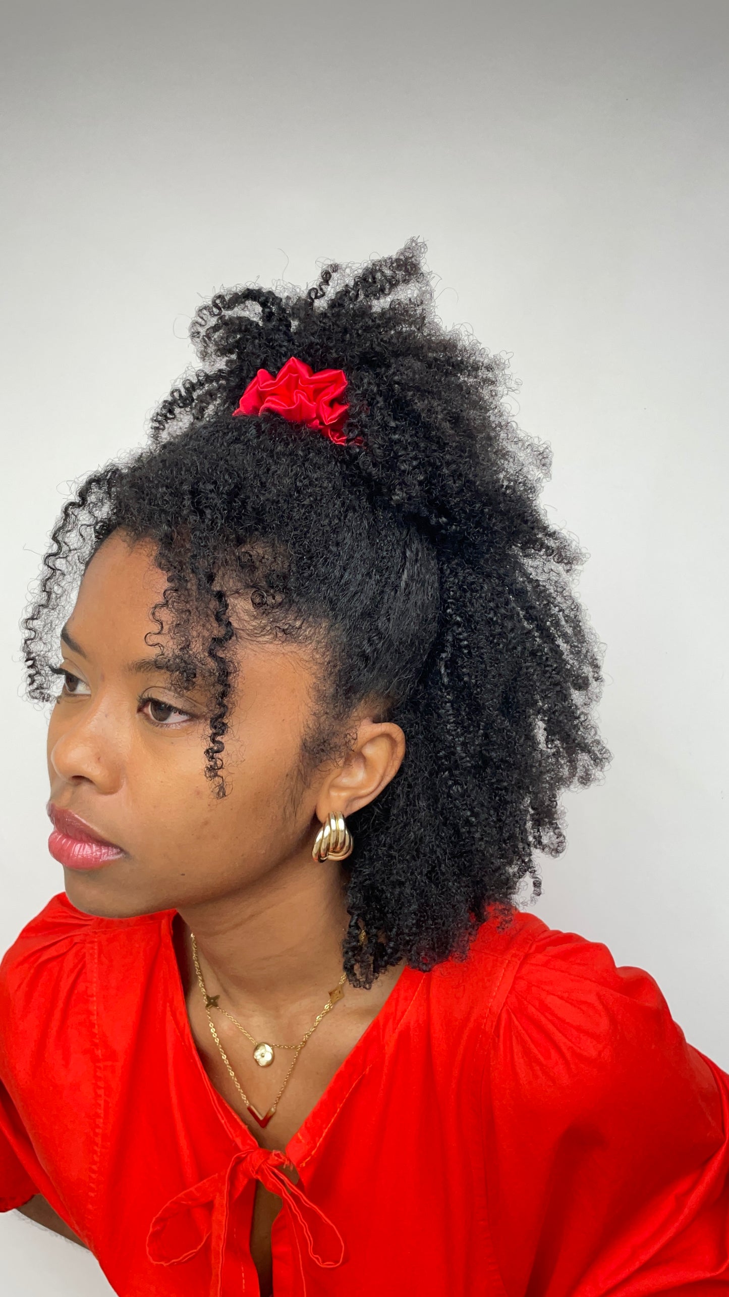 Mini Chouchou Satin Rouge – Édition Saint-Valentin