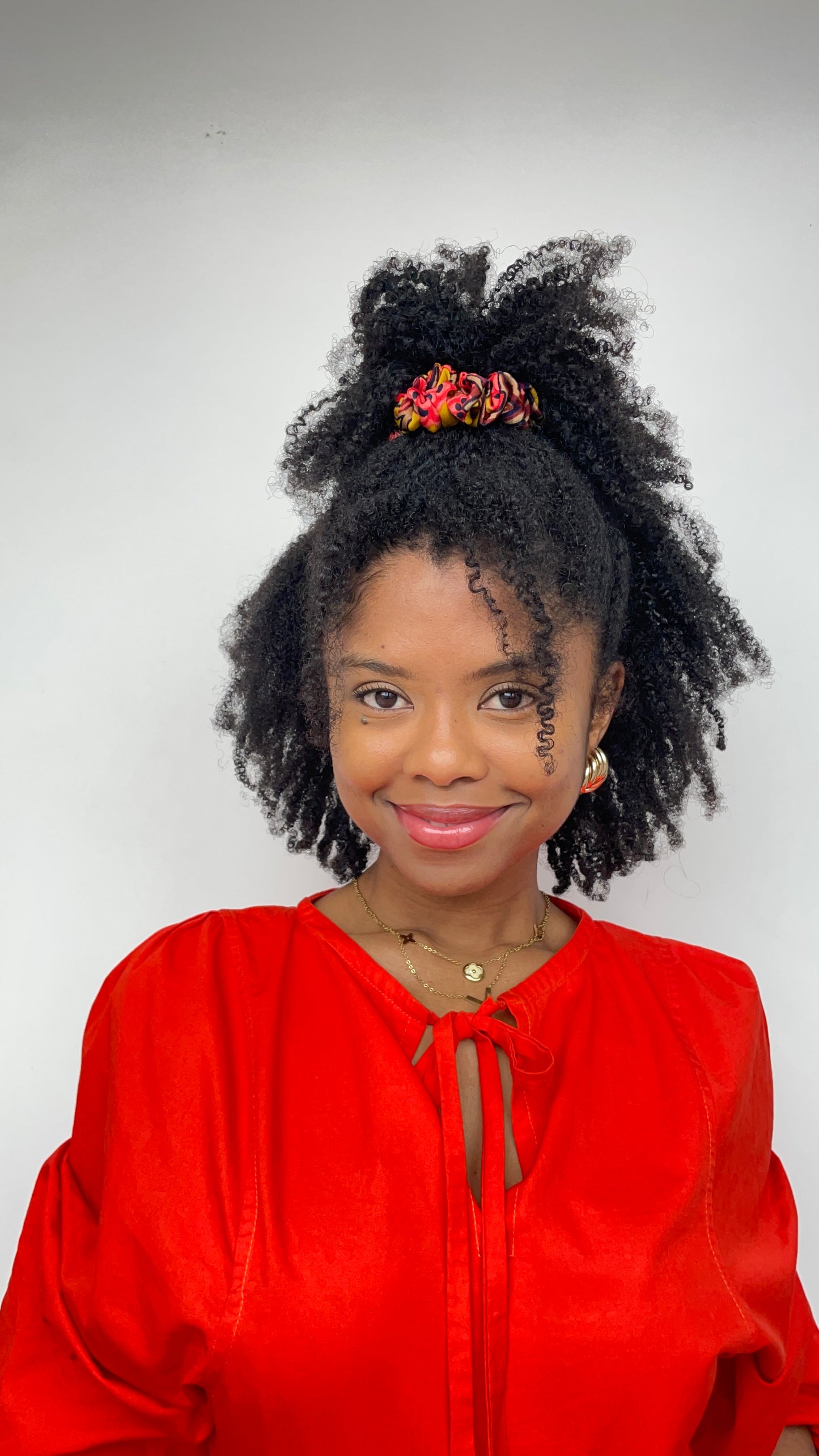 Mini Chouchou Satin Fleuri – Édition Saint-Valentin